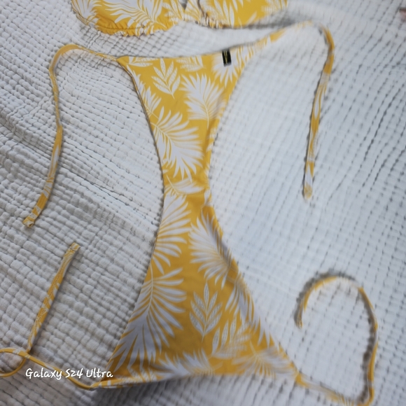 Yellow Leaf Print Bikini Set - Picture 9 of 11